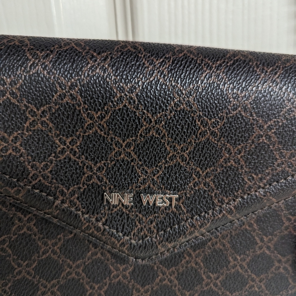 Nine West small clutch with removable strap